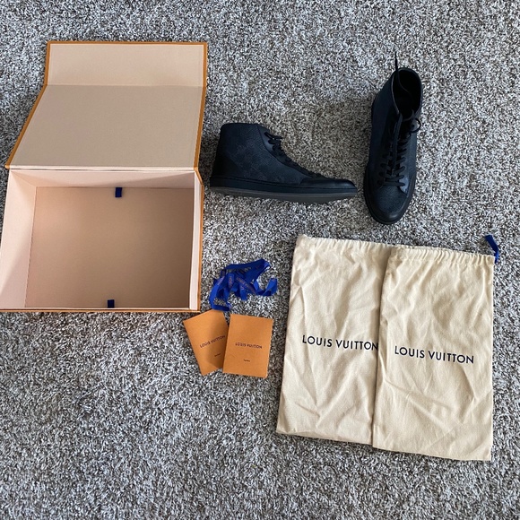 Size 9 Mens Louis Vuitton navy monogrammed sneaker/boot - Picture 1 of 8